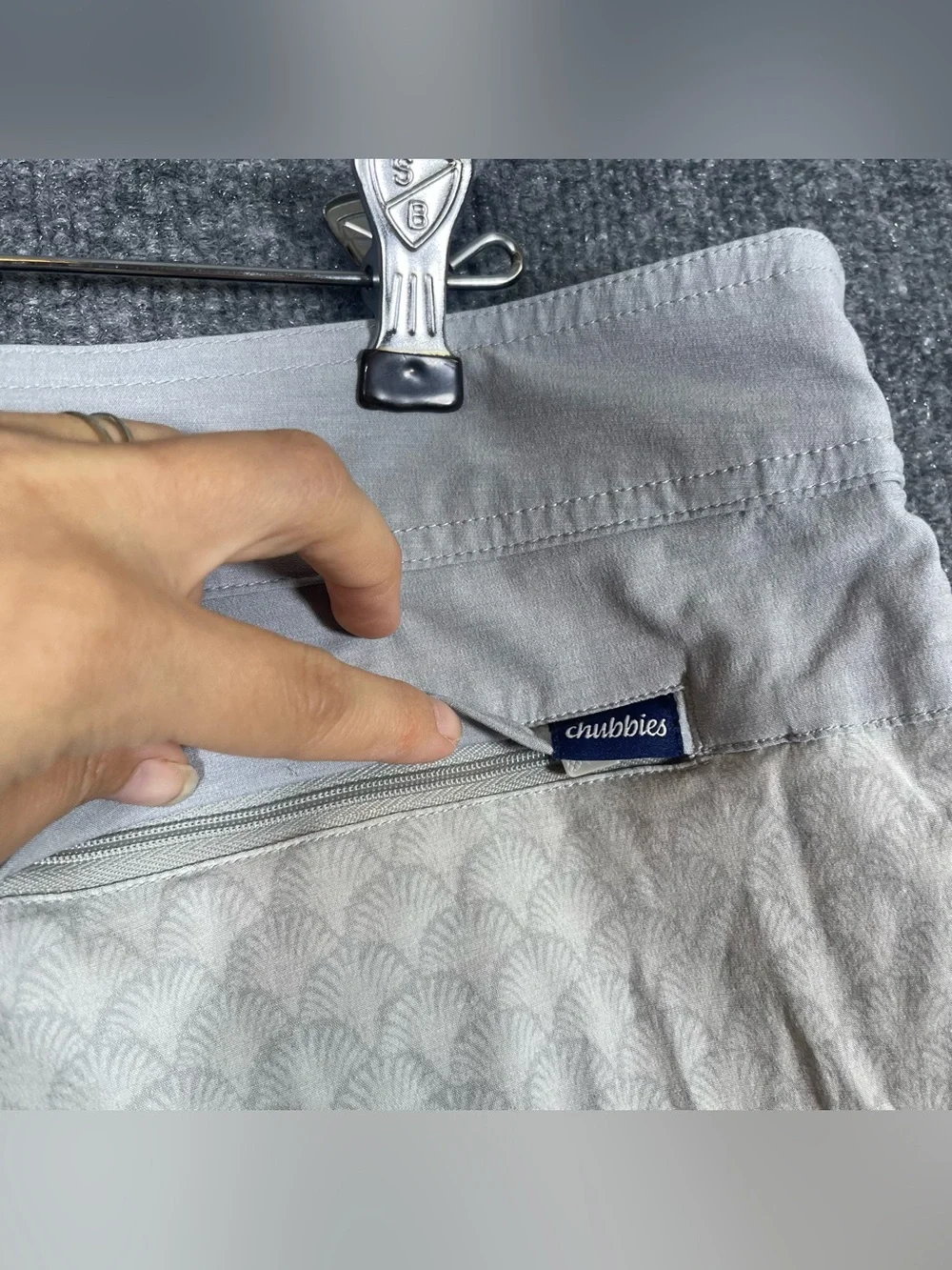 Chubbies The Salt Baths Mens 35 6in Inseam Gray Seashell Pocket Boardshorts